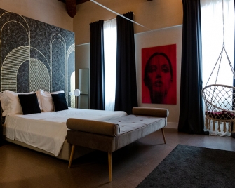 Ginevra Boutique Rooms...